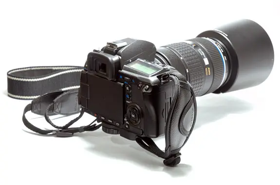 E-30 + ZD 50-200mm F2.8-3.5 SWD + KGP-04
