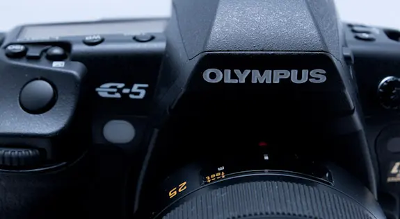 OLYMPUS E-5
