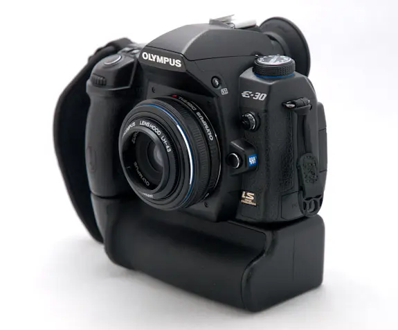 E-30 + ZD 25mm F2.8