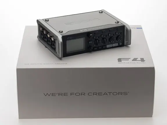 ZOOM F4
