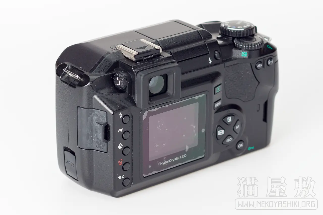OLYMPUS E-300